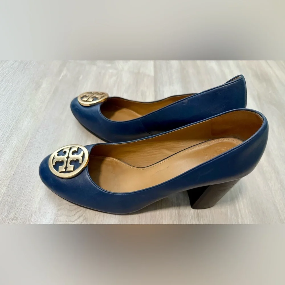 Tory Burch Chelsea pumps in Tory Navy Napa Leather Sz 9.5